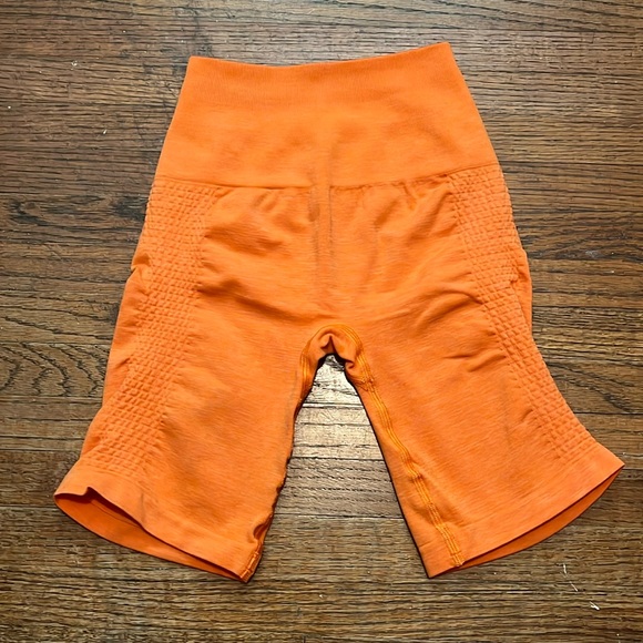 Alphalete bike shorts - Picture 1 of 3